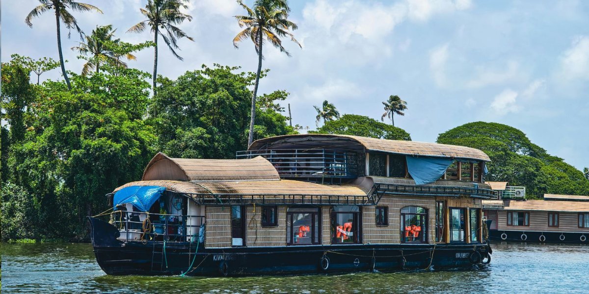 Kerala Highlights Tour (Cochin – Munnar – Alleppey)